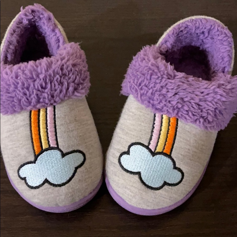 Toddler girls rainbow moccasin slippers size 7/8.